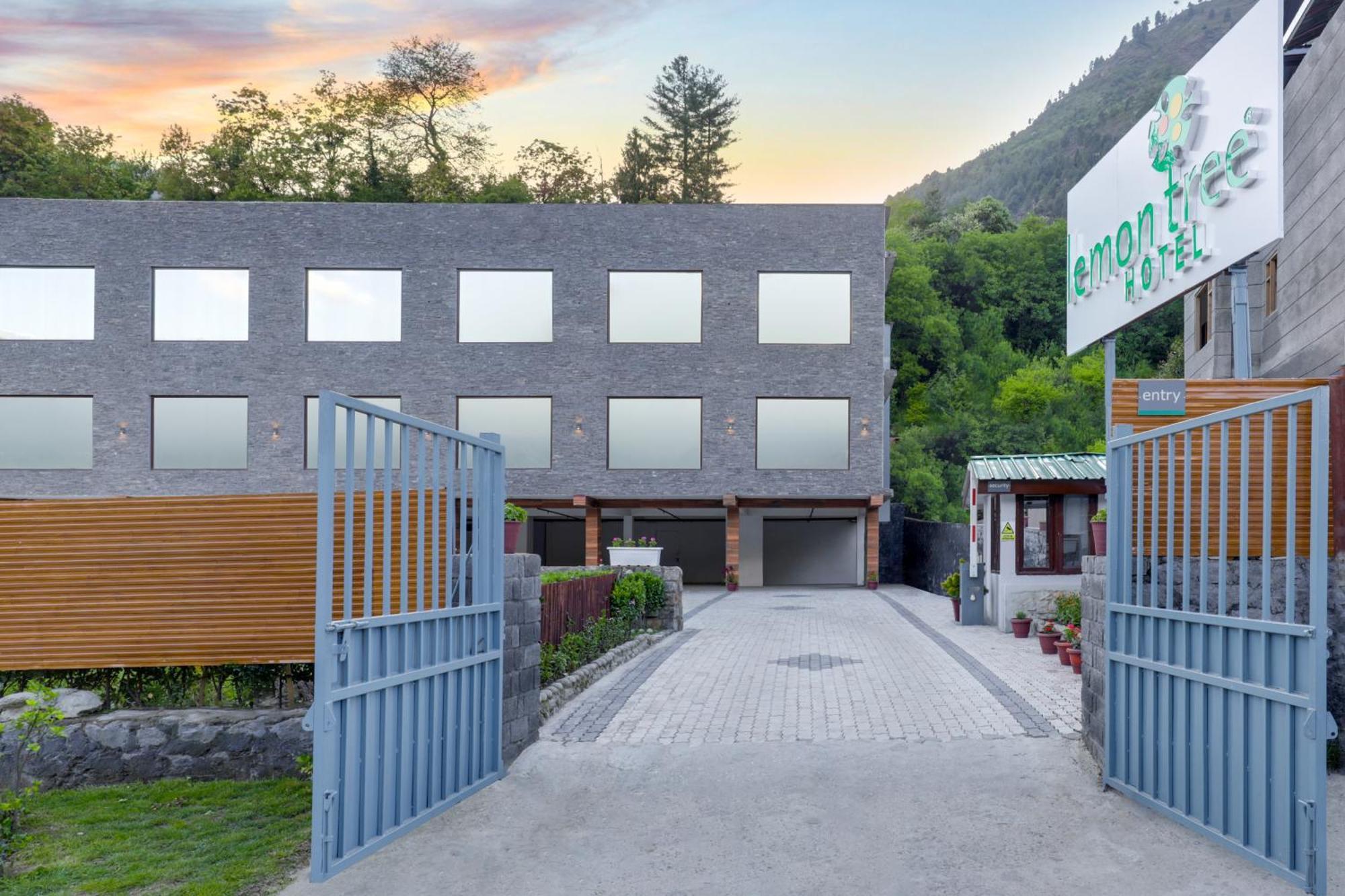 Span Inn Suites Manali Baragran Екстер'єр фото